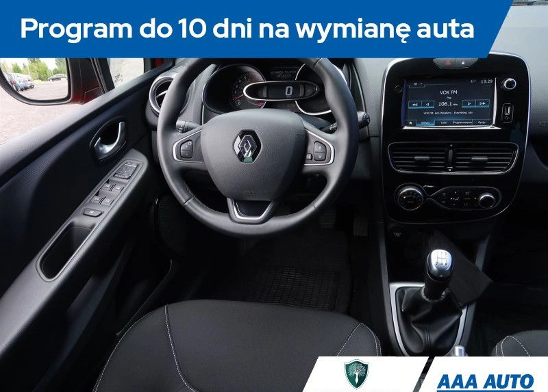 Renault Clio cena 45000 przebieg: 39667, rok produkcji 2017 z Łęczna małe 301
